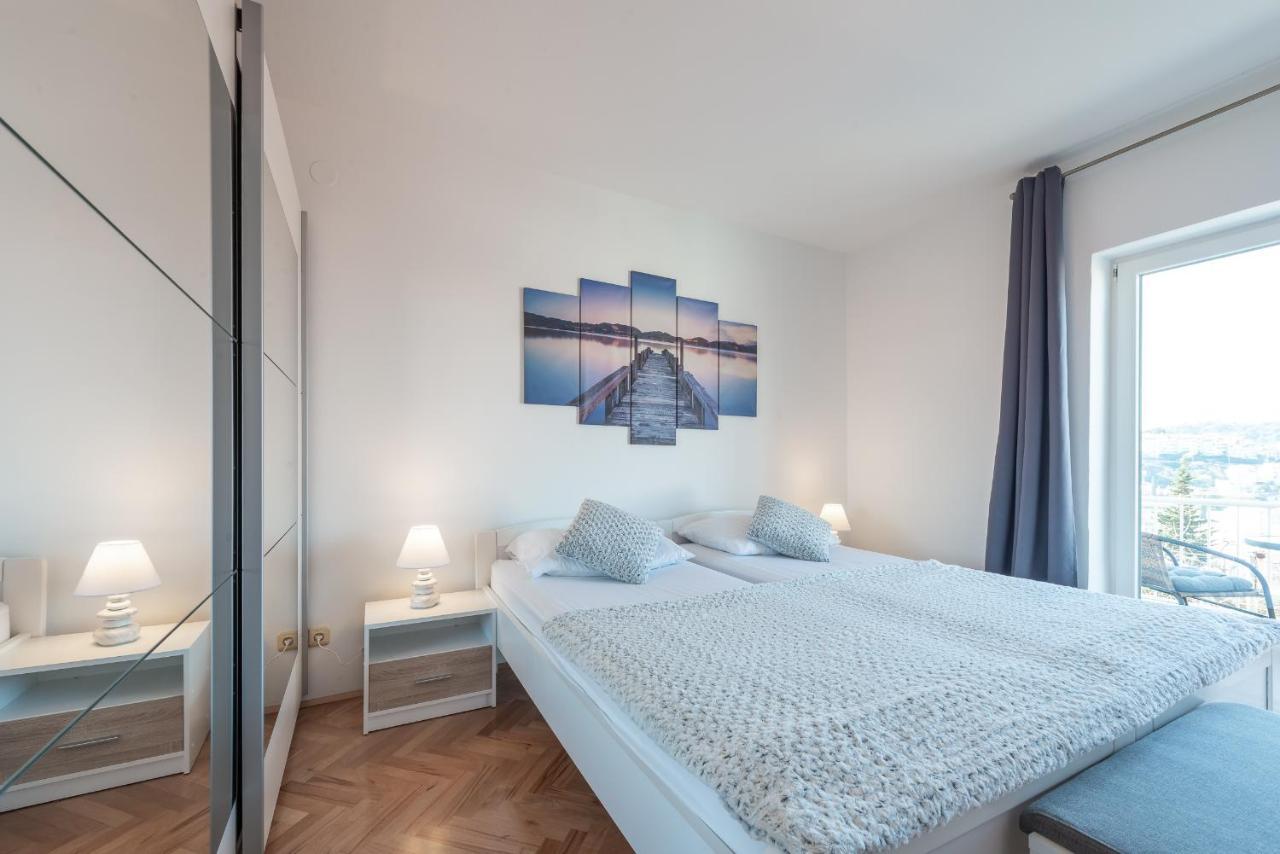 South Wind Apartment